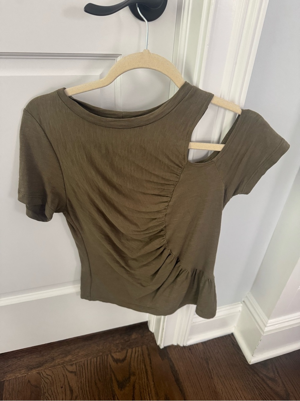 LNA Olive Top
